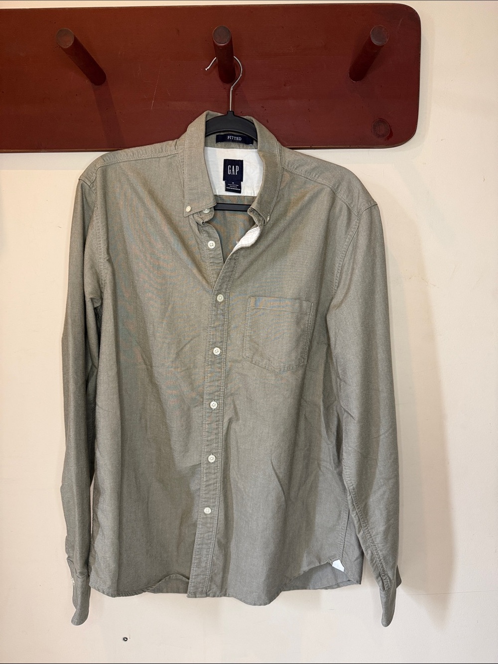 GAP Men's Long-Sleeve Olive Green Button-Down Shirt
